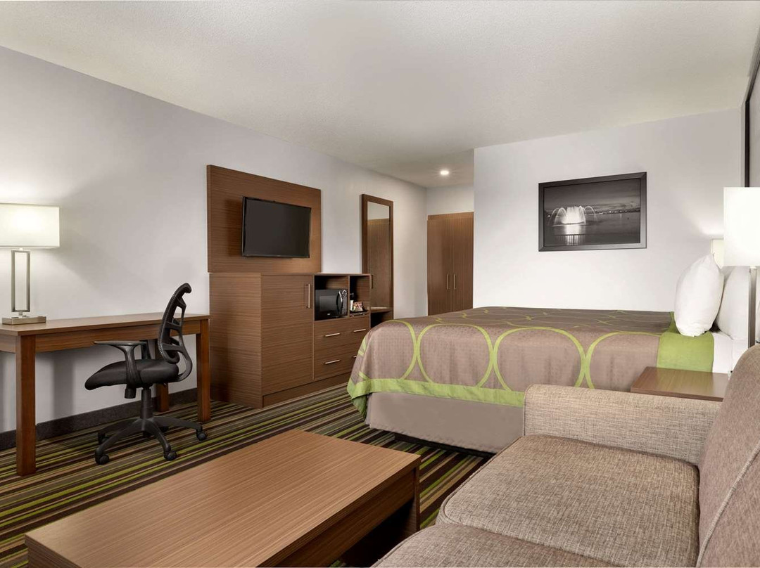 Super 8 By Wyndham Windsor/Dougall主图