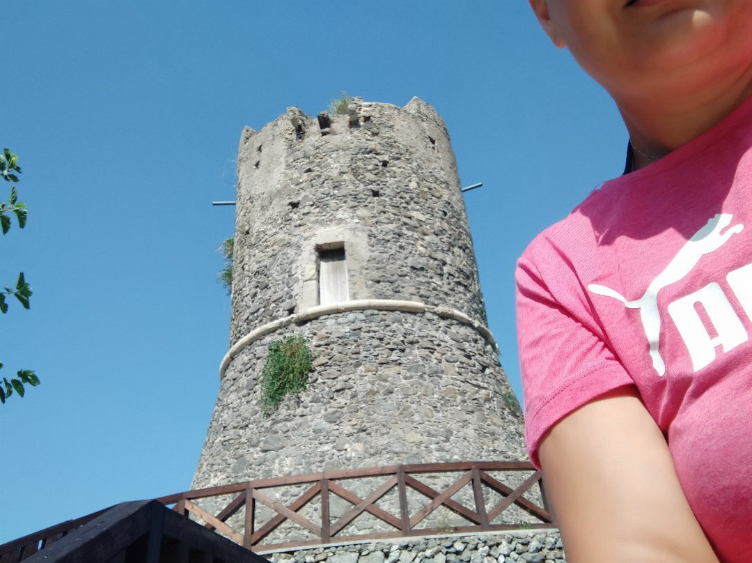 Torre Aragonese景点图片
