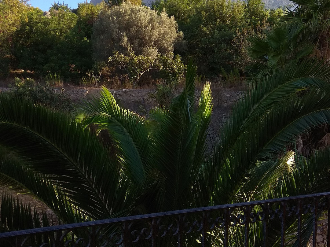 拉莫雷纳酒店主图