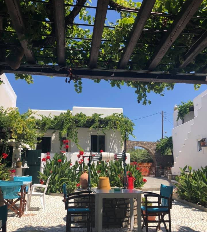 叶莱尼酒店主图