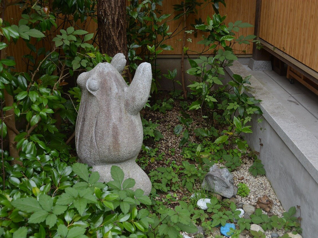 Kaeru Shrine-下吕市必去景点