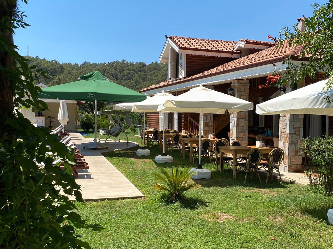 戈西克花园物语酒店主图