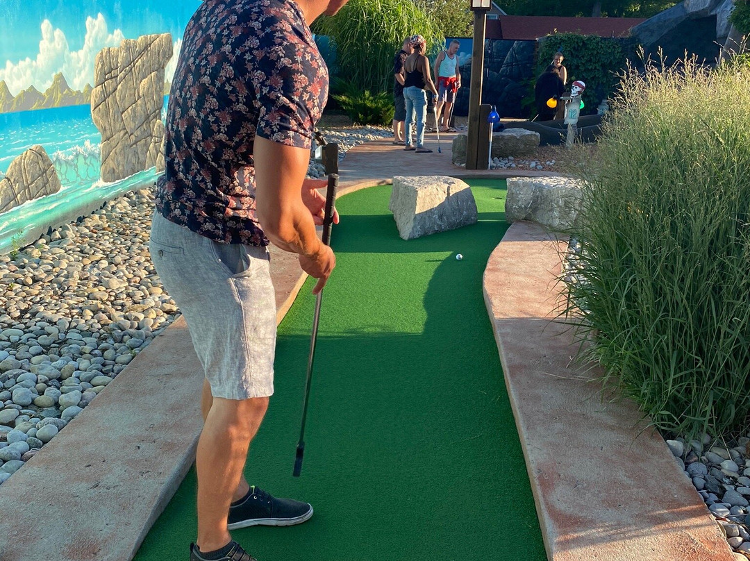 Skull Island Mini Golf景点图片