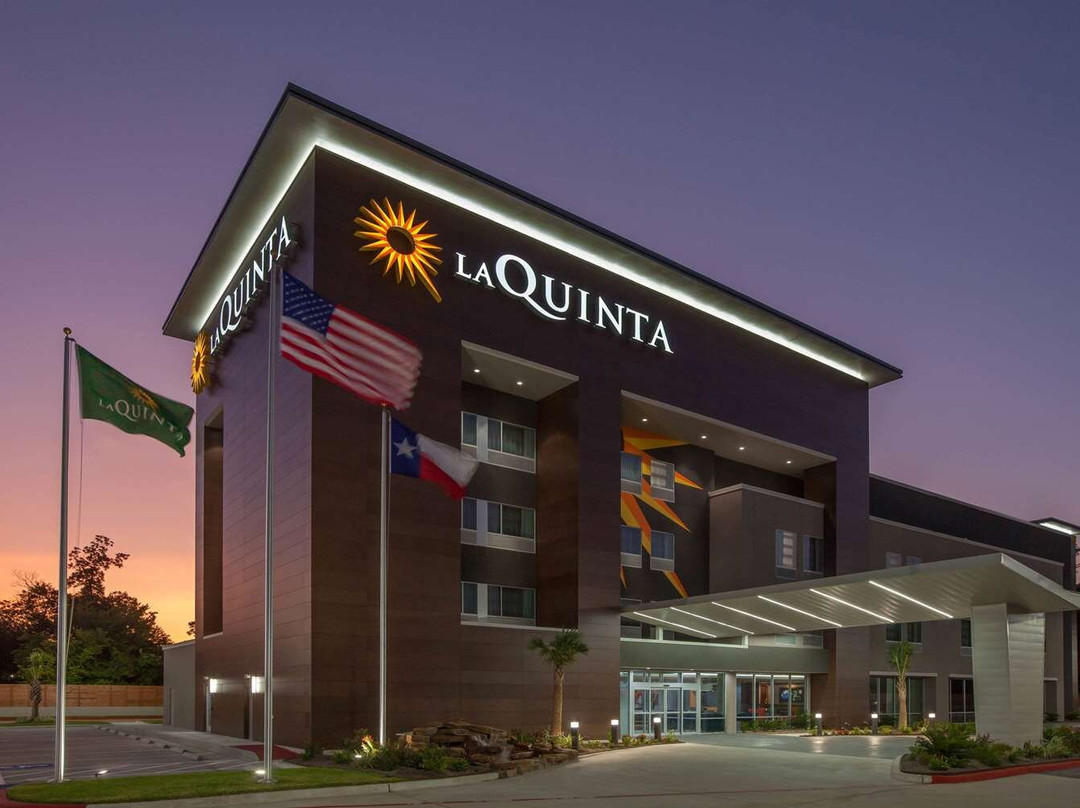 休斯顿东I-10拉昆塔温德姆套房酒店主图