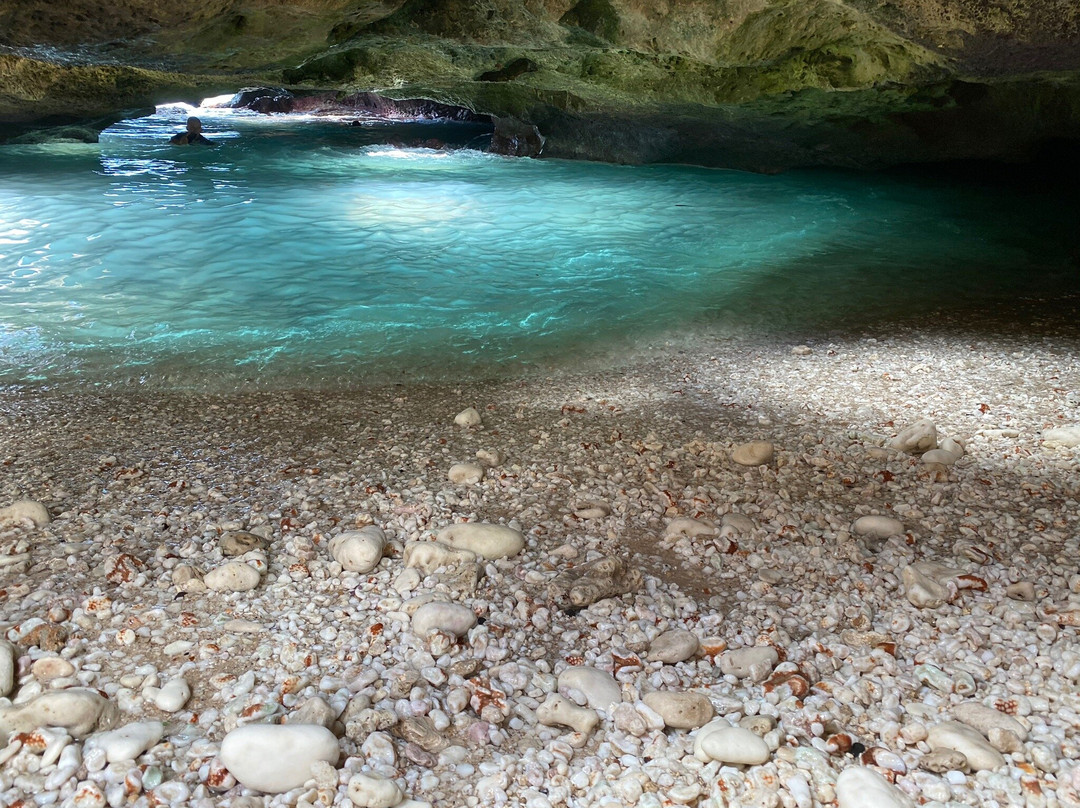 Mermaid Caves景点图片