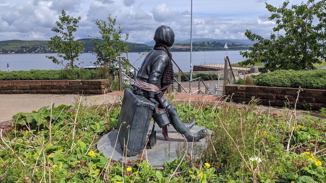 Wee Annie's Statue-Gourock必去景点