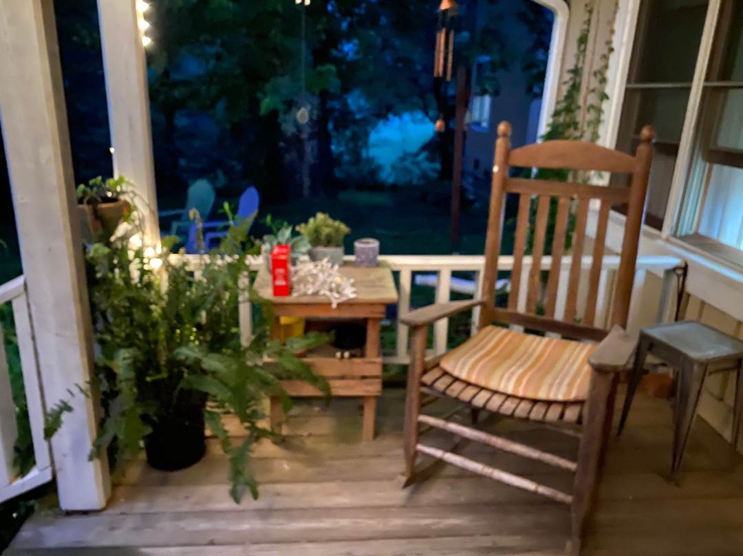 Henson Cove Place B&B主图