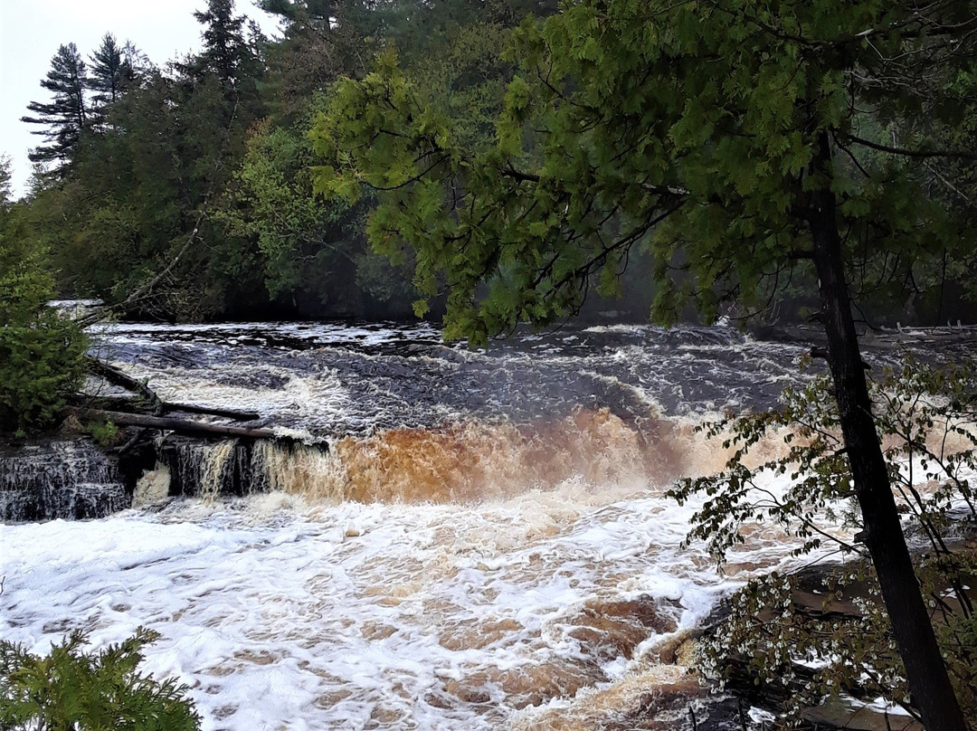 Tahquamenon Falls-Paradise必去景点