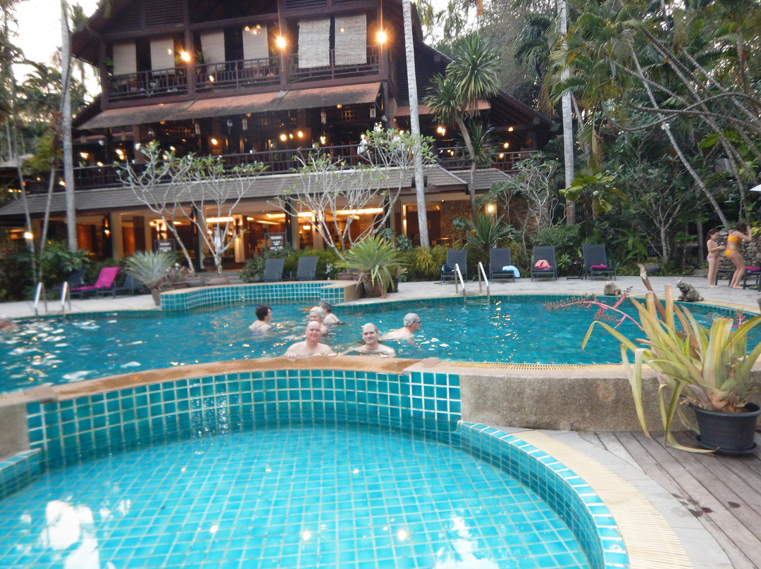 桂河乡村酒店主图