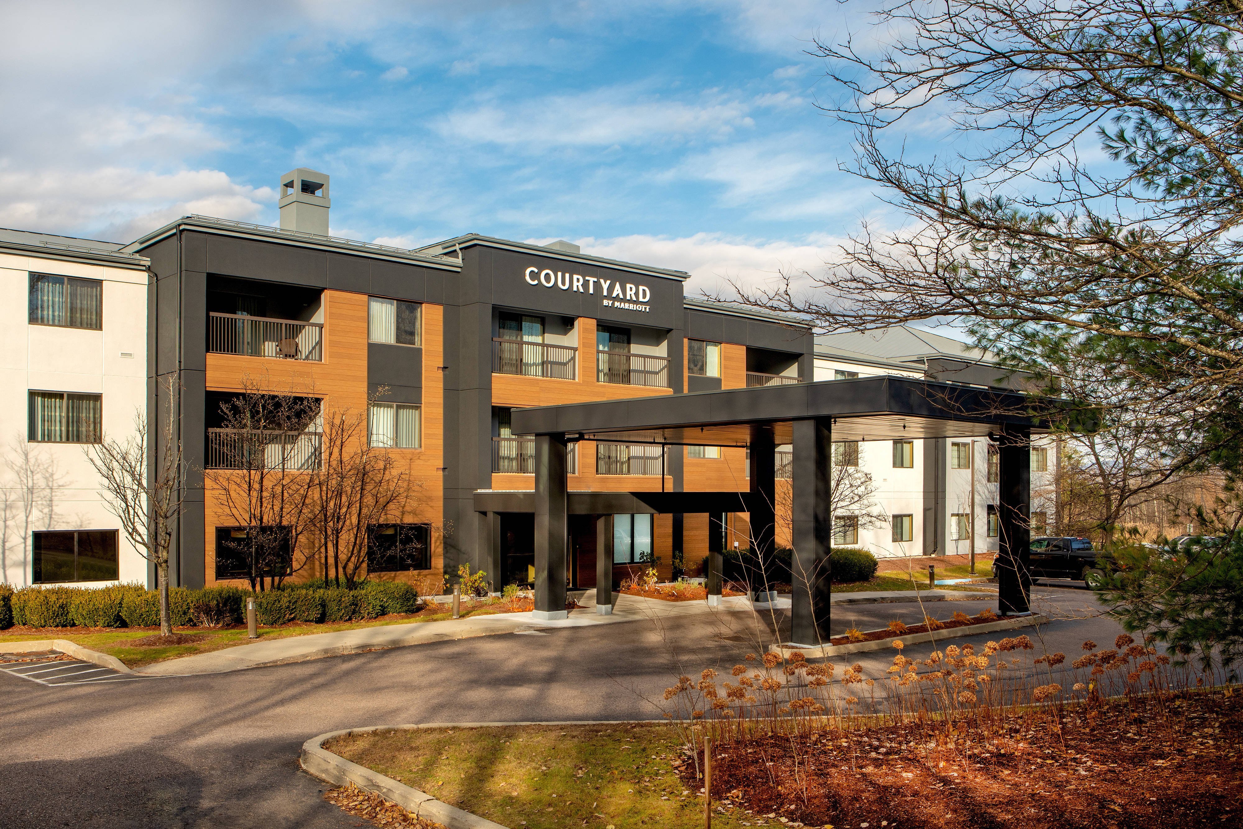 Courtyard Burlington Williston-官方