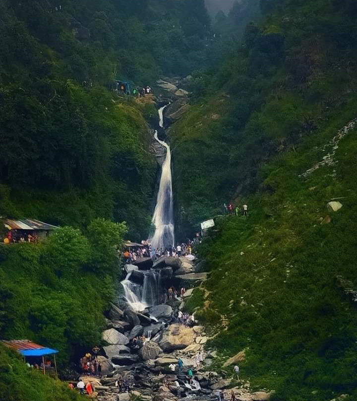 Bhagsu Waterfall景点图片