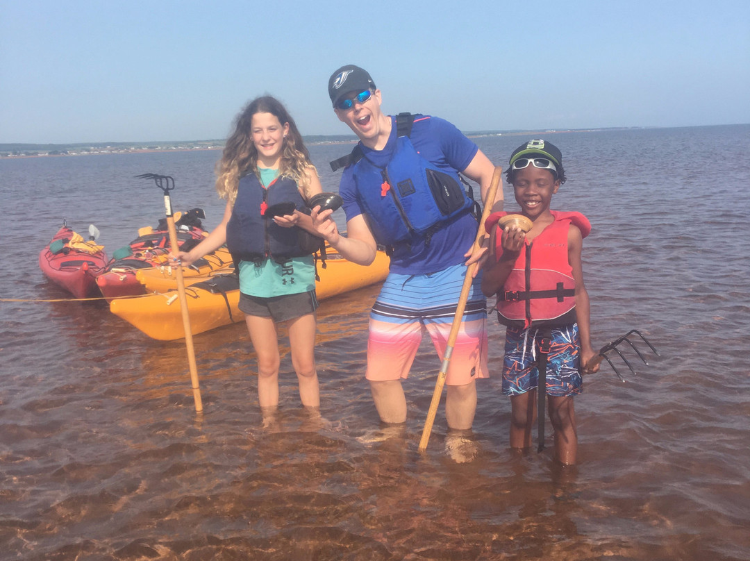 By The Sea Kayaking-Victoria必去景点