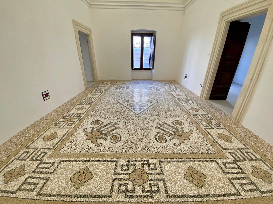 Palazzo Ardinghelli-拉奎拉必去景点