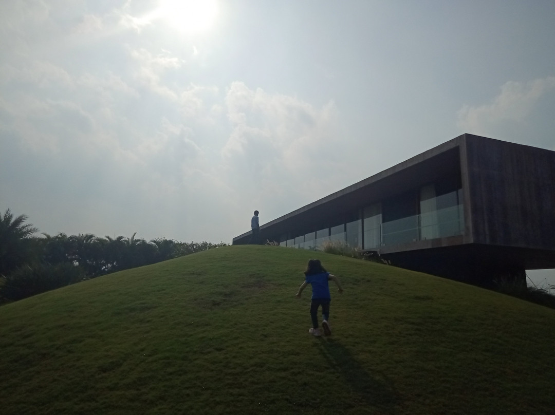 Beyond By Sula主图