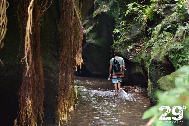 Krisik Waterfall-Tembuku必去景点