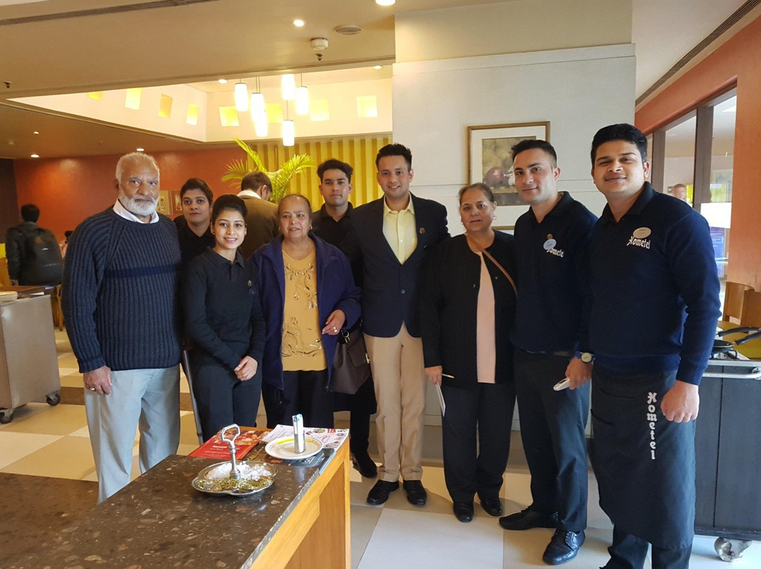 昌迪加尔赫穆特酒店主图