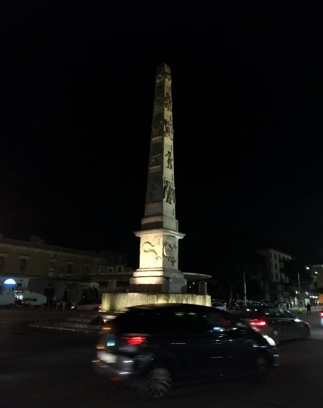 Obelisco-莱切必去景点