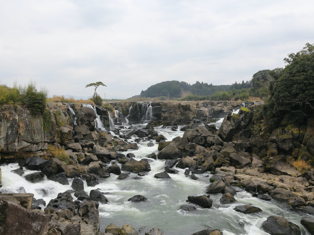 Sogi Falls景点图片