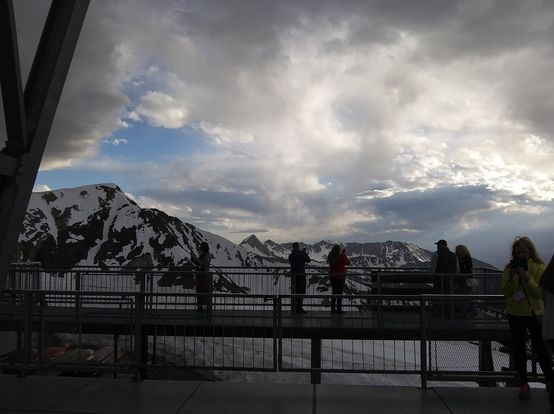 The Cliff Lodge主图