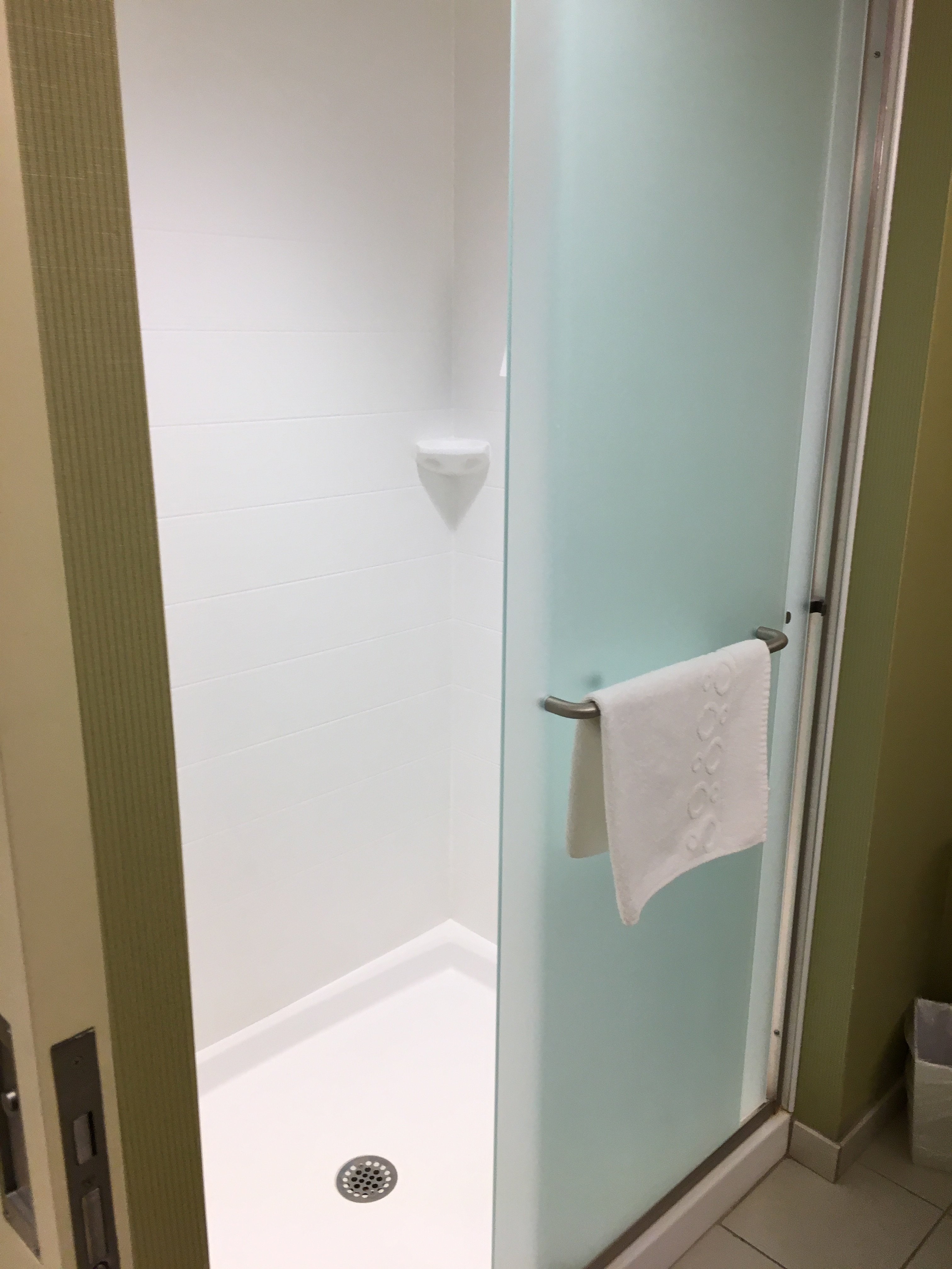 Home2 Suites by Hilton Saratoga Malta-浴室