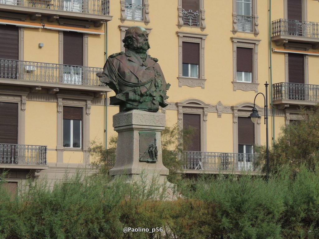 Monumento a Benedetto Brin-里窝那必去景点