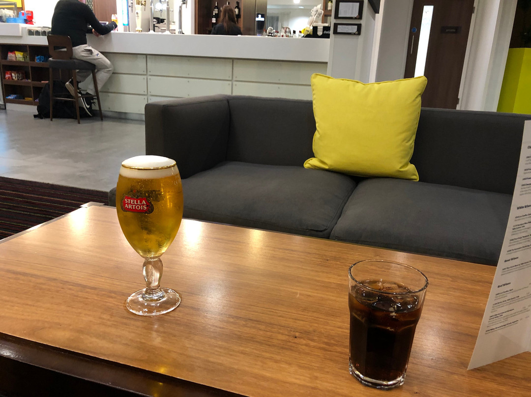 通过新港东汉普顿希尔顿酒店主图