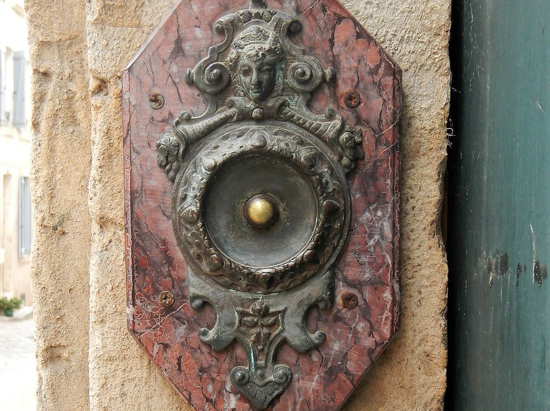 musee du costume Avallon-阿瓦隆必去景点