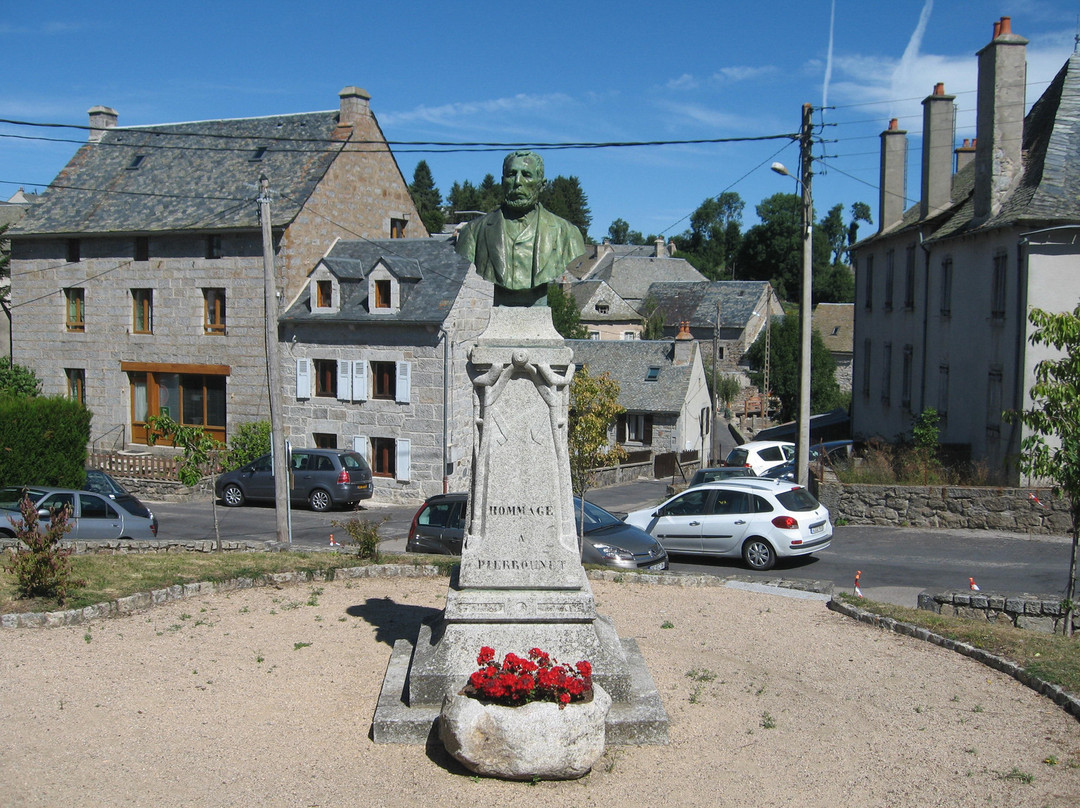 Monument au rebouteux Pierrounet景点图片