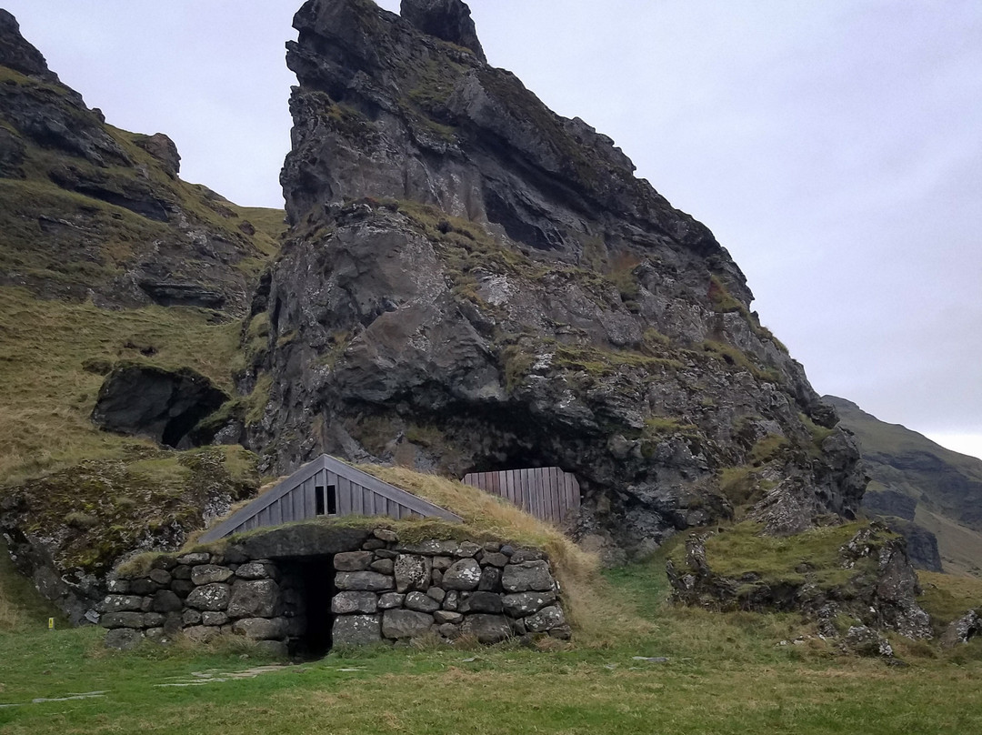 Rútshellir Cave景点图片