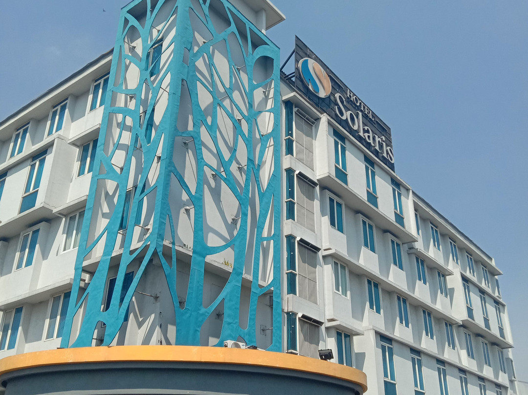 索拉斯玛琅酒店主图