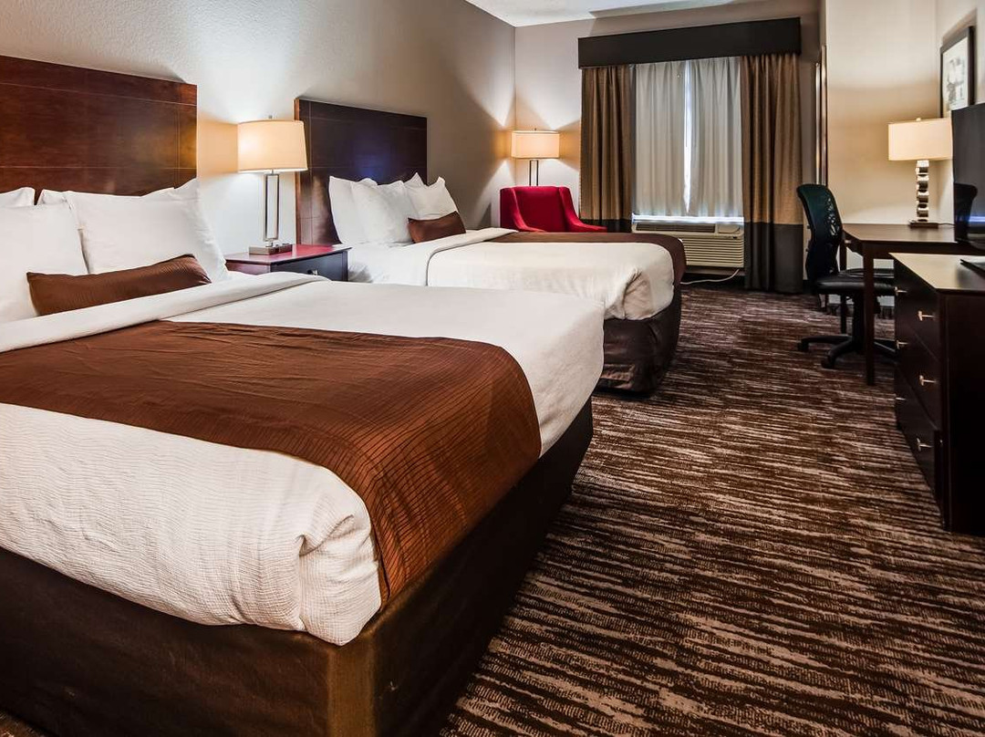 Best Western Plus University Inn & Suites主图