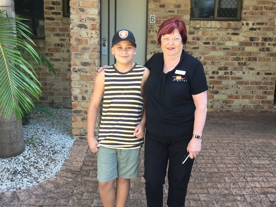 拜伦追日者汽车旅馆主图