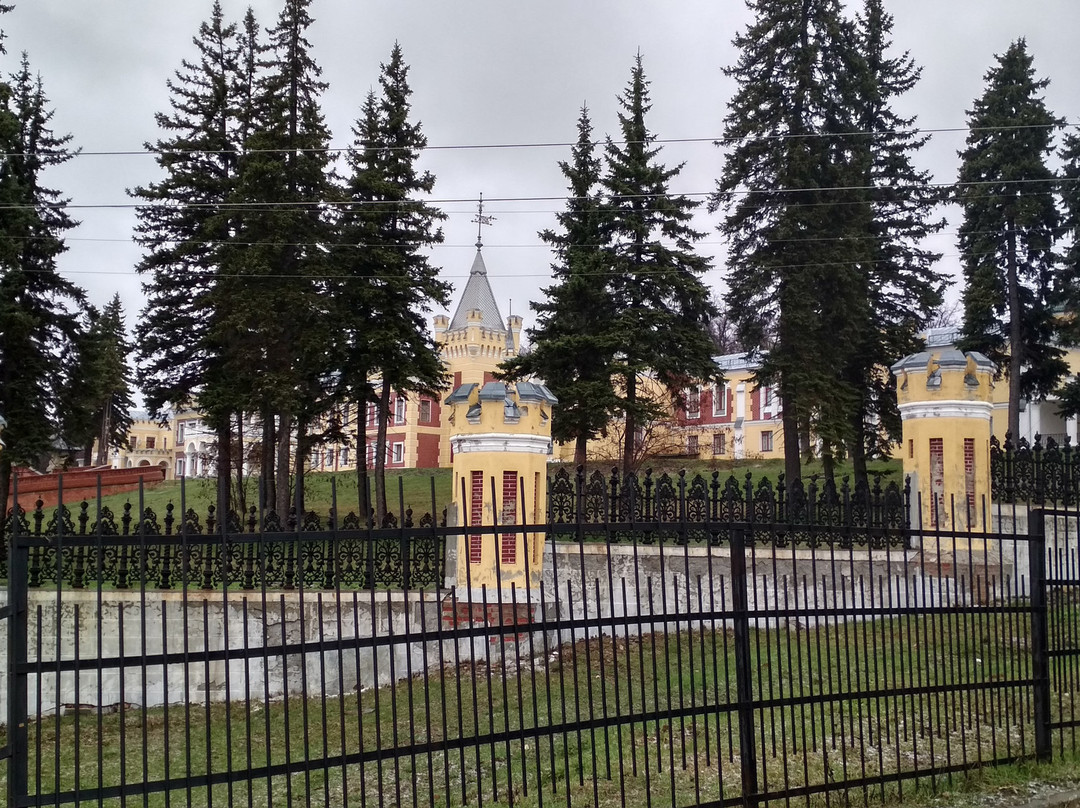 Von Derviz Manor-Kiritsy必去景点