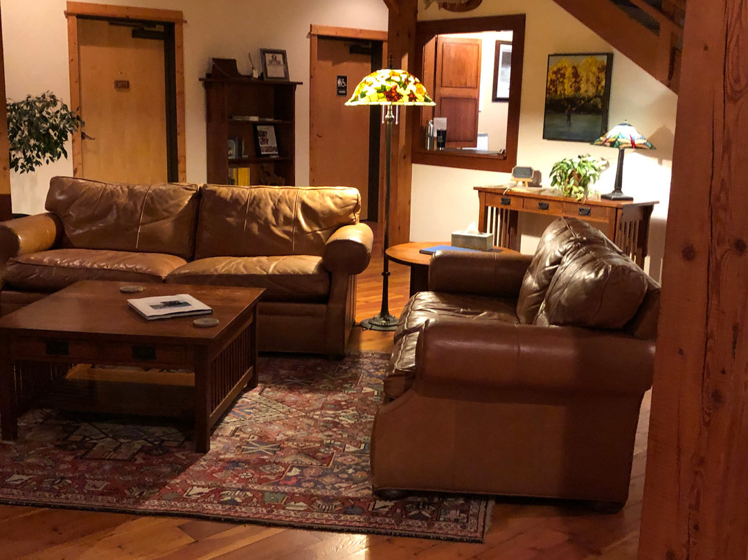 加勒廷河旅馆主图