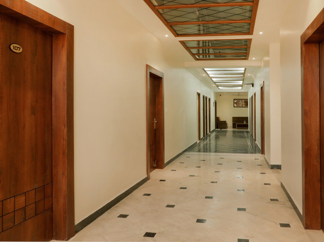 Treebo Trend Hotel YKS主图