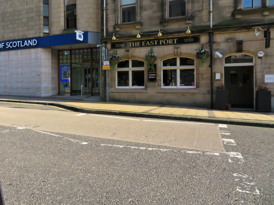 East Port Bar-丹弗姆林必去景点