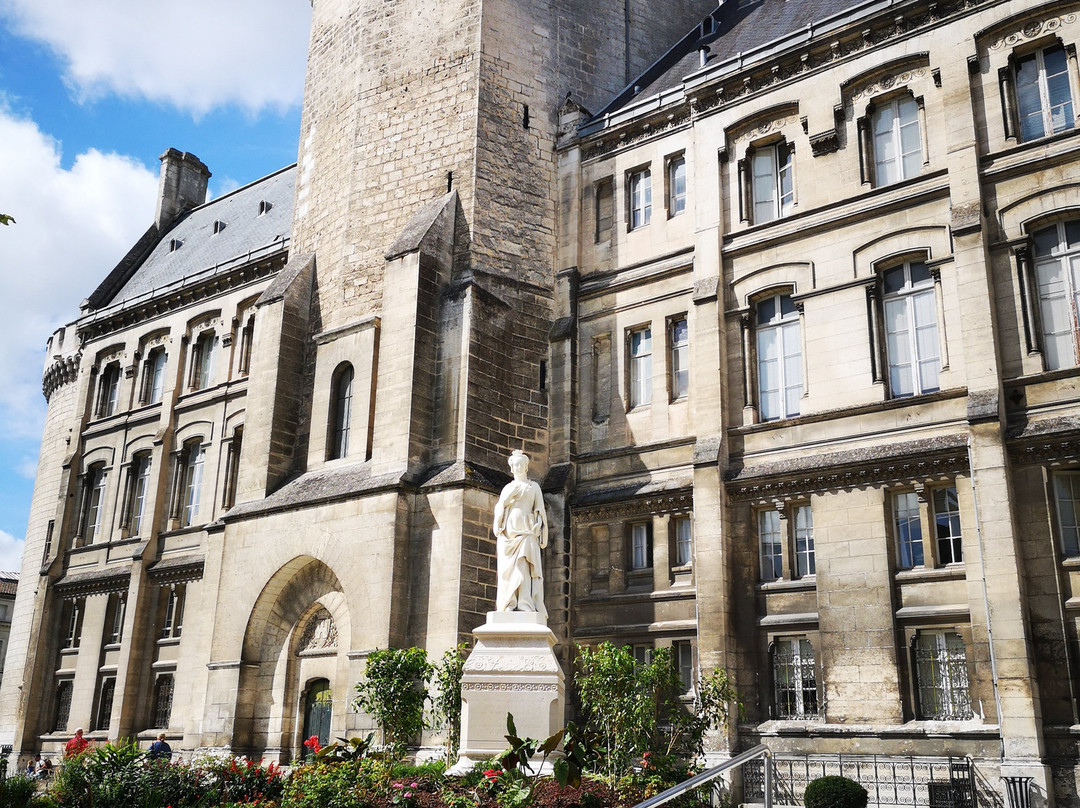 Hotel de Ville d’Angouleme / le Chateau Comtal景点图片