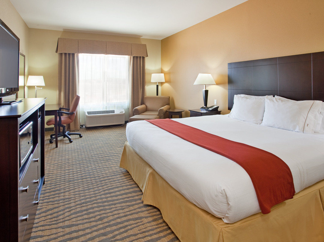 Holiday Inn Express & Suites Gallup East by IHG主图