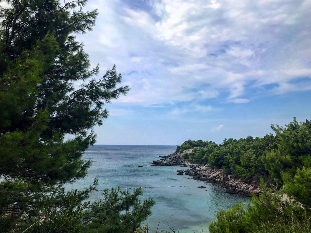 Strbina Beach-Sutomore必去景点