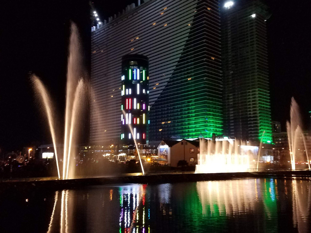 Dancing Fountains-巴统必去景点