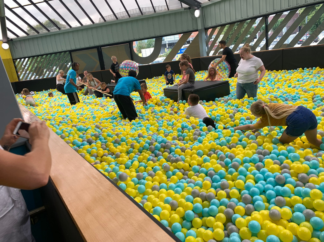 Jumpin Fun Inflatable Park Derby-德比必去景点