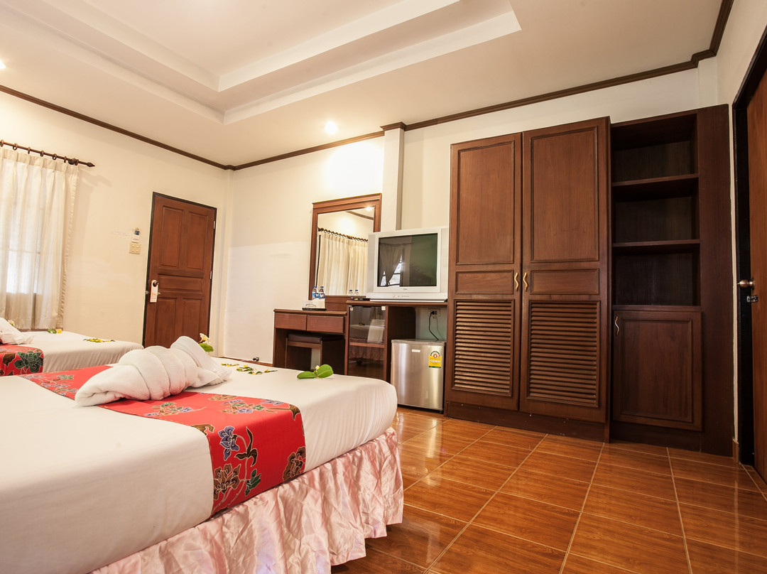 Lanta​ Village​ Resort主图