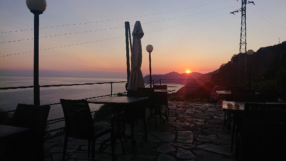 月神迪马索酒店主图