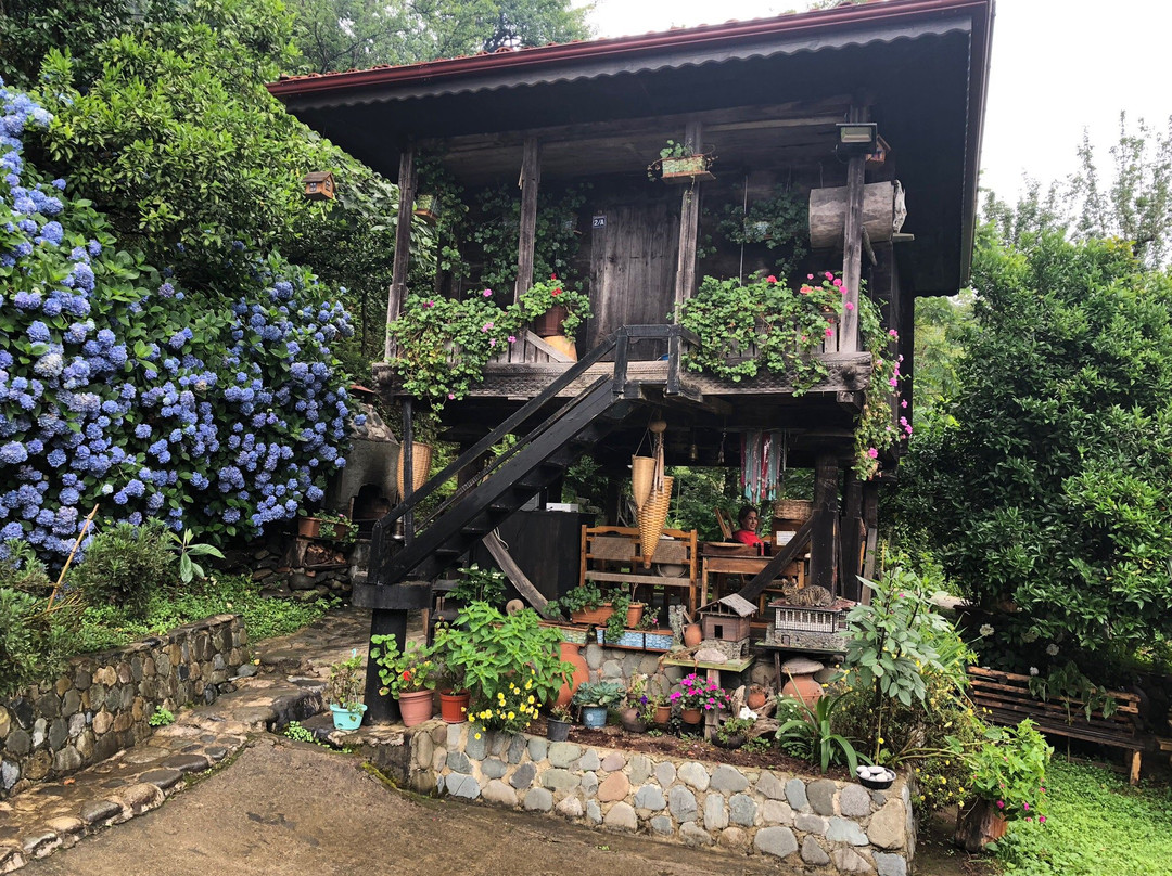 萨地鲁格鲁科纳吉酒店