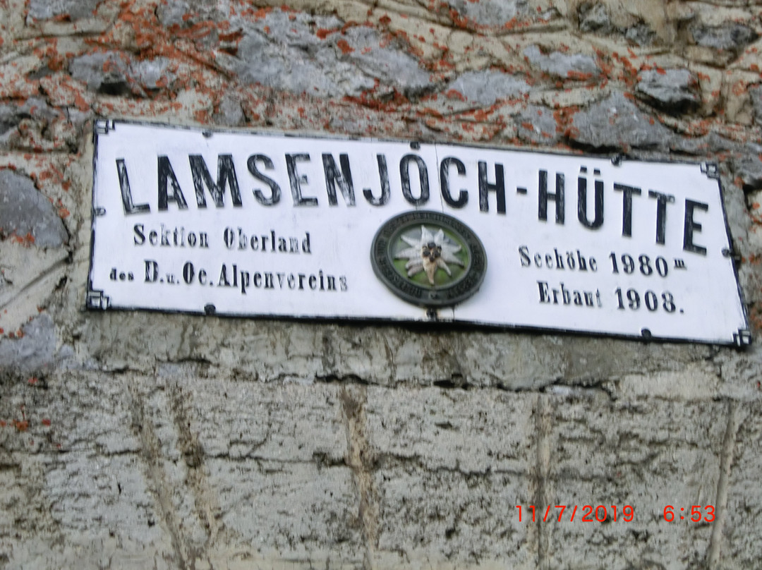 Lamsenjochhutte