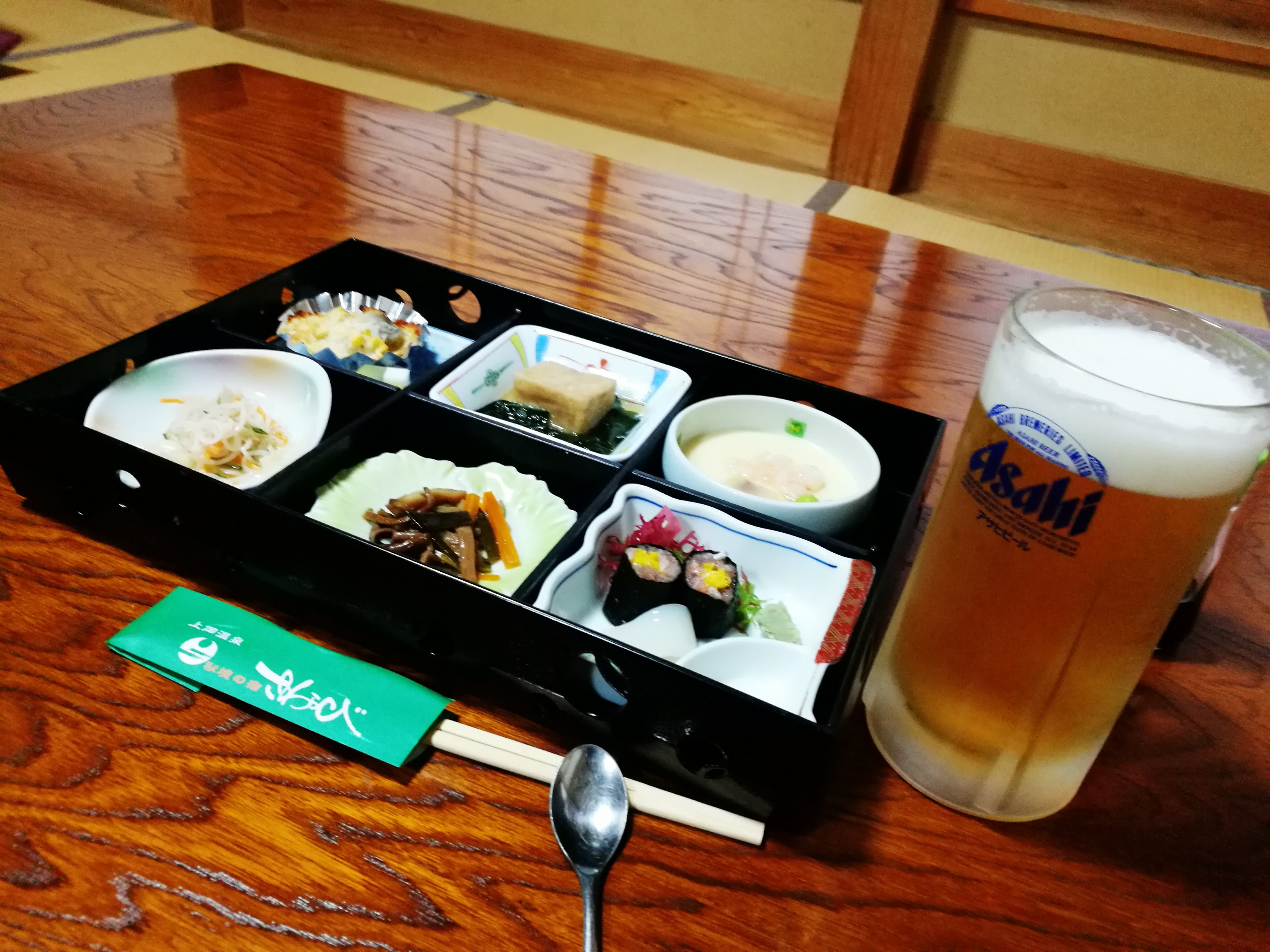 OYO 44674 Kamihata Onsen Sawarabi-餐饮