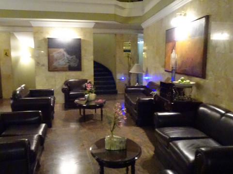 丽兹公寓酒店主图