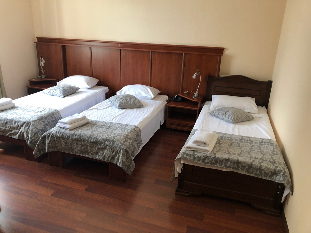 Astoria Hotel主图