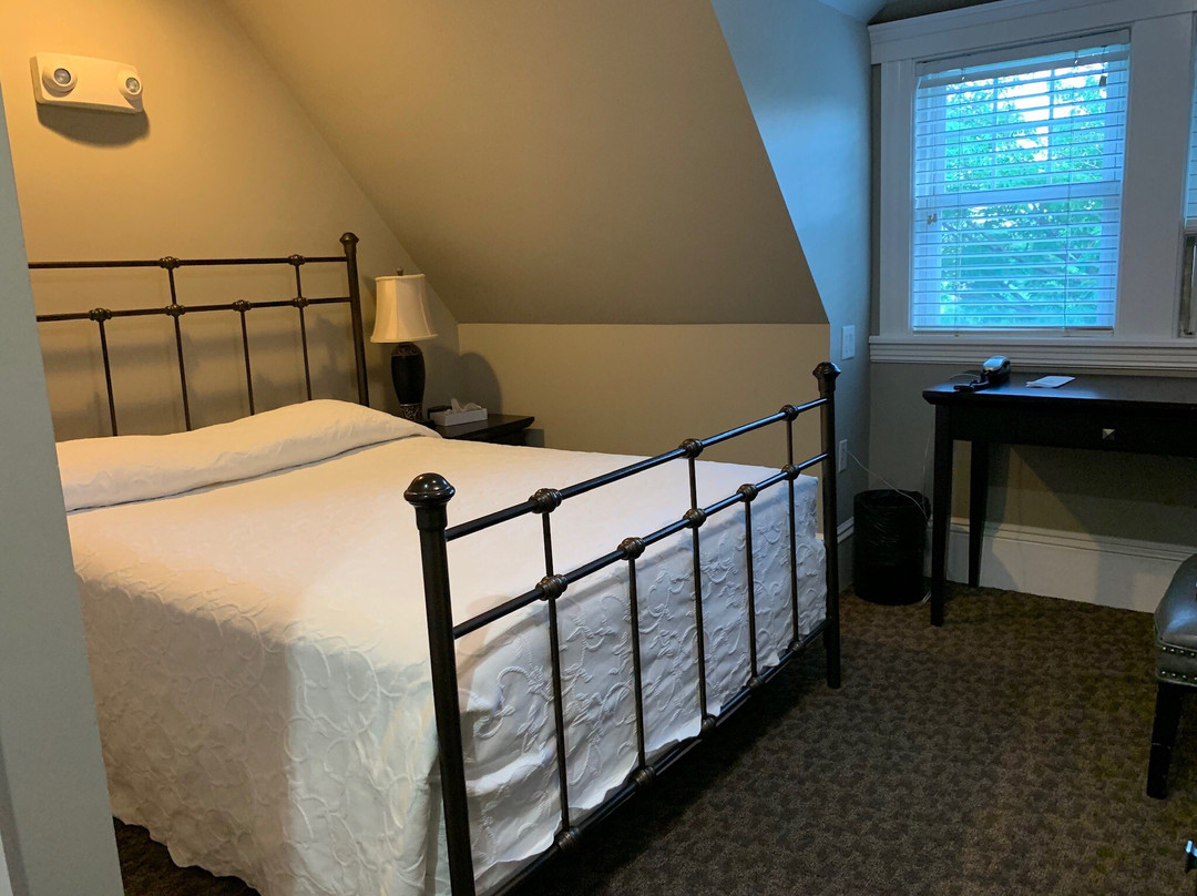 朗伍德酒店主图