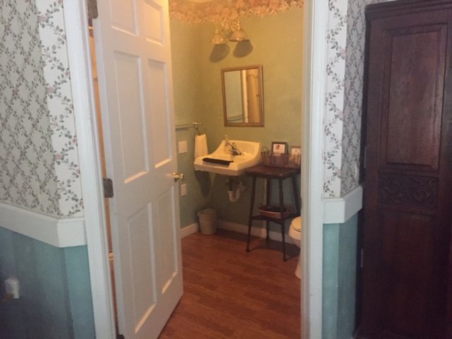 Elk Forge B&B Inn, Retreat and Day Spa-浴室